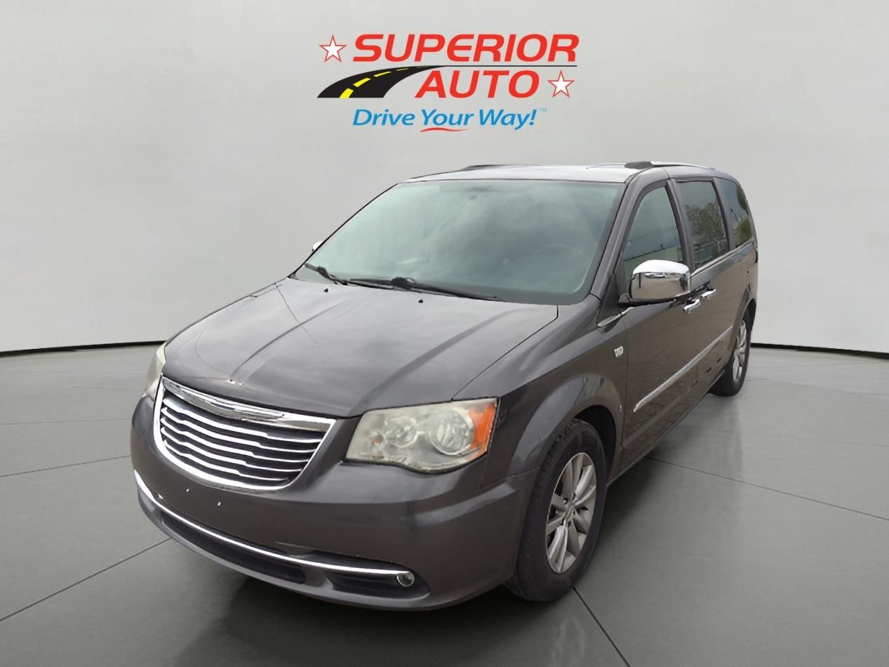 2014 Chrysler Town & Country Touring-L's photo