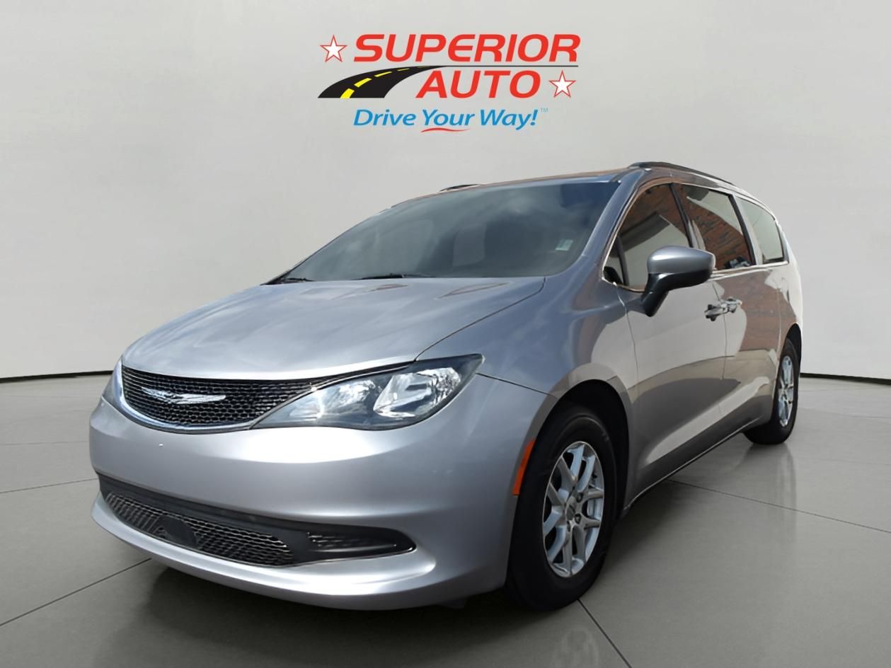 2021 Chrysler Voyager LXI's photo