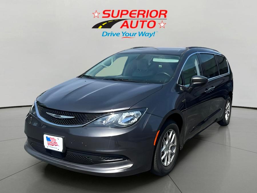 2021 Chrysler Voyager's photo