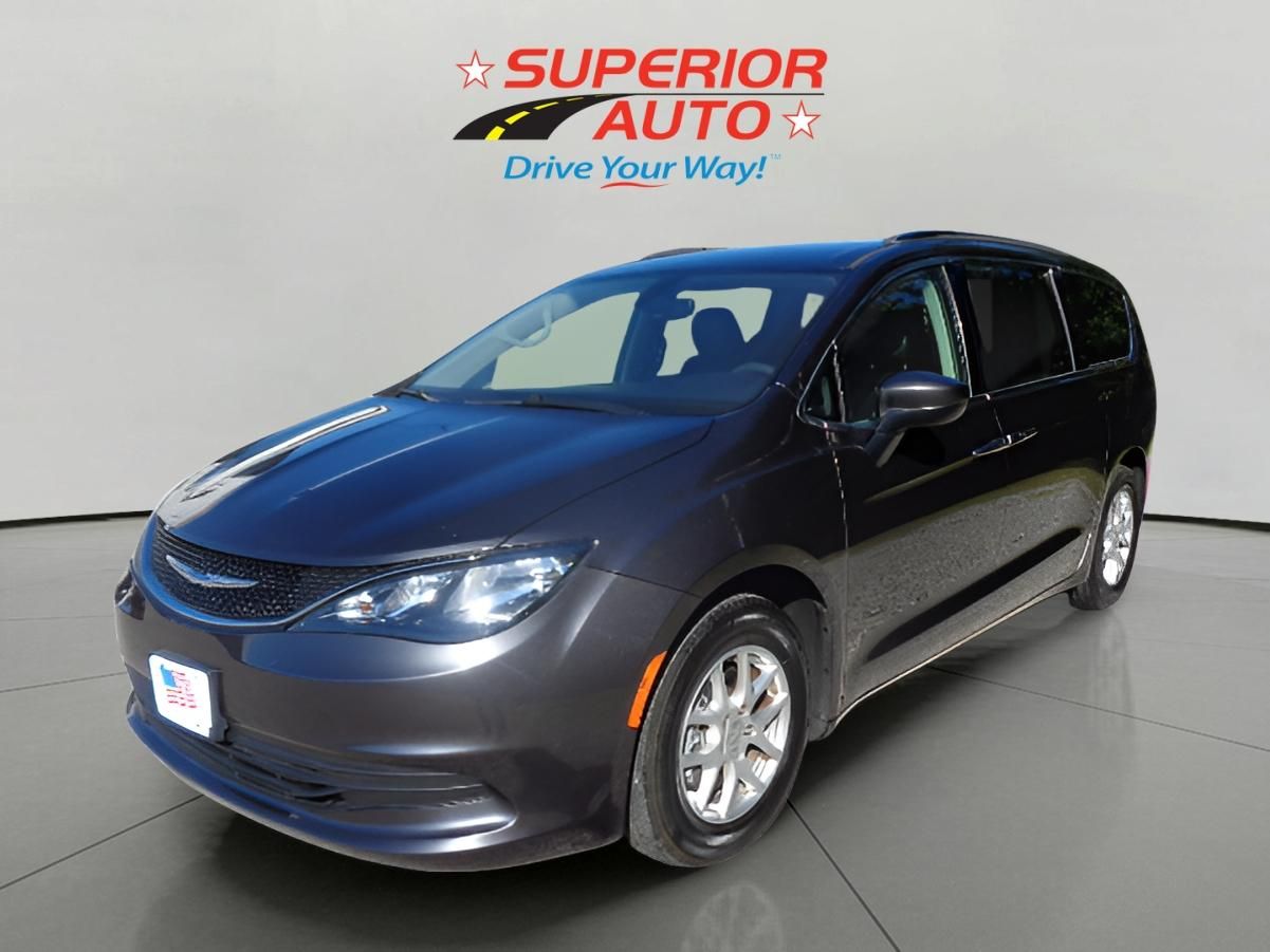2020 Chrysler Voyager LXI's photo