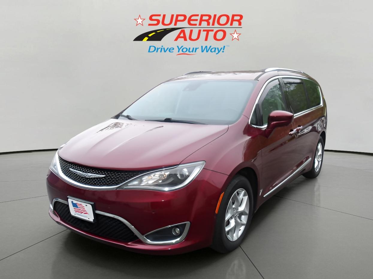 2017 Chrysler Pacifica Touring-L Plus's photo