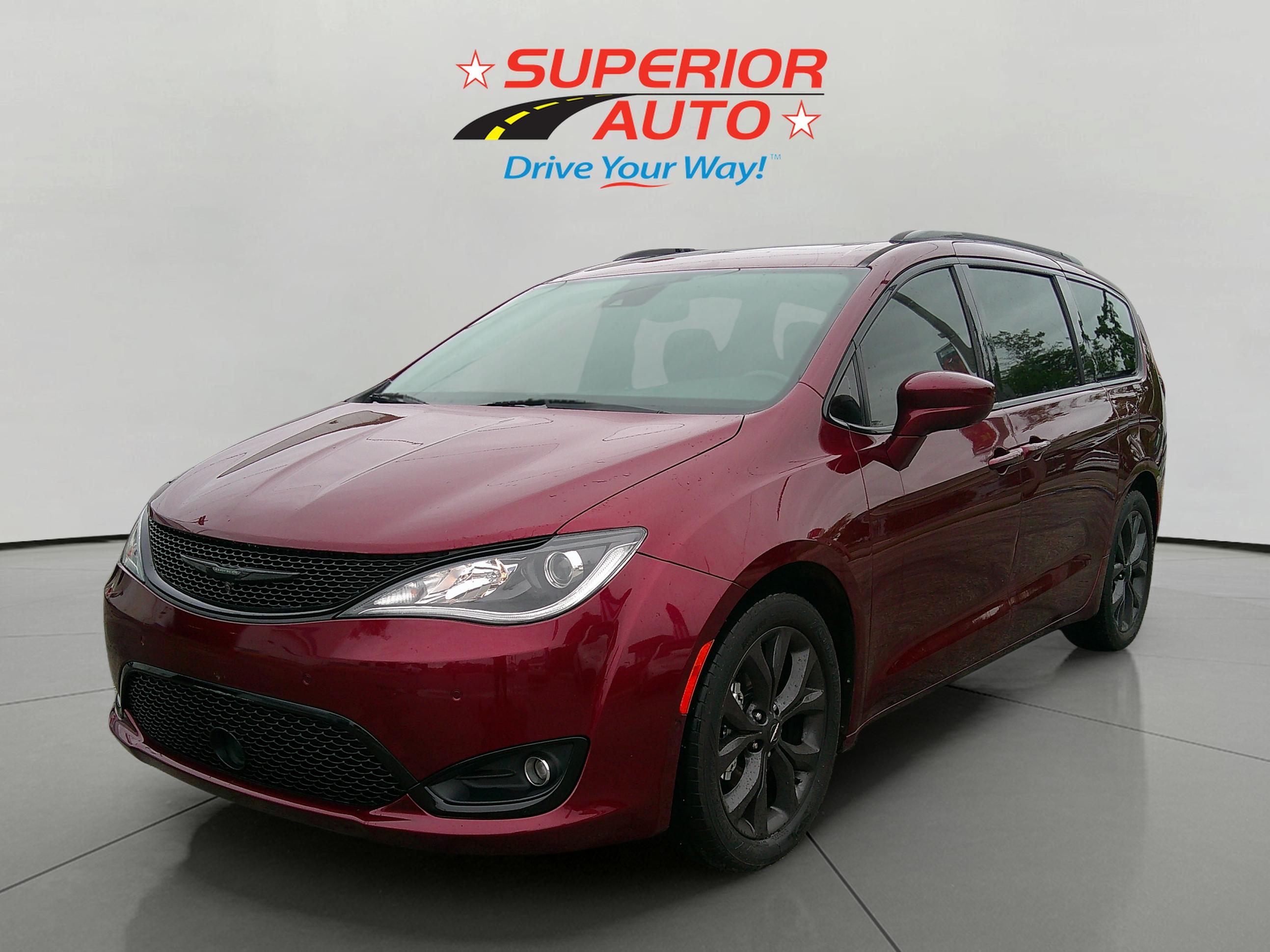2018 Chrysler Pacifica Touring L Plus's photo