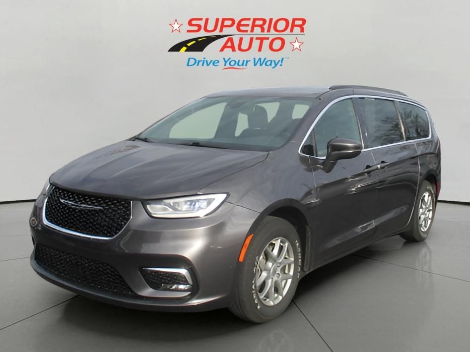 2022 Chrysler Pacifica Touring's photo