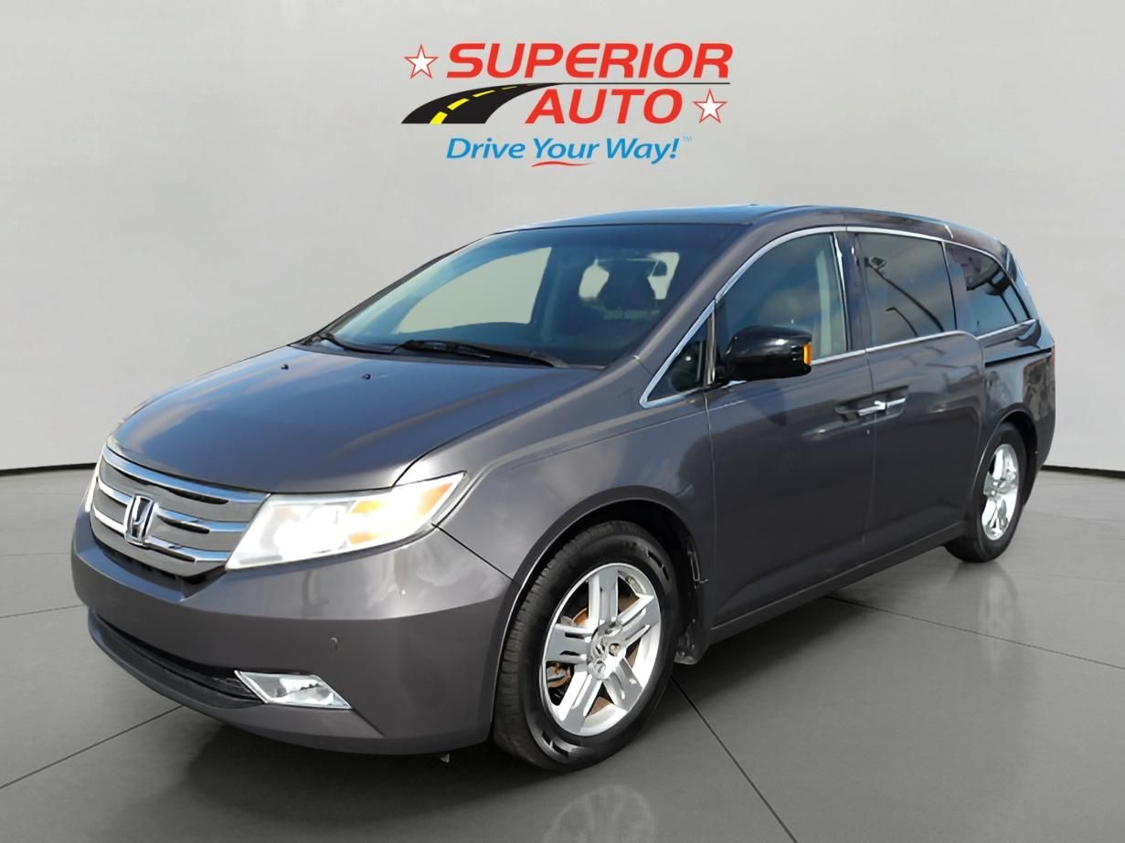2013 Honda Odyssey Touring Elite's photo