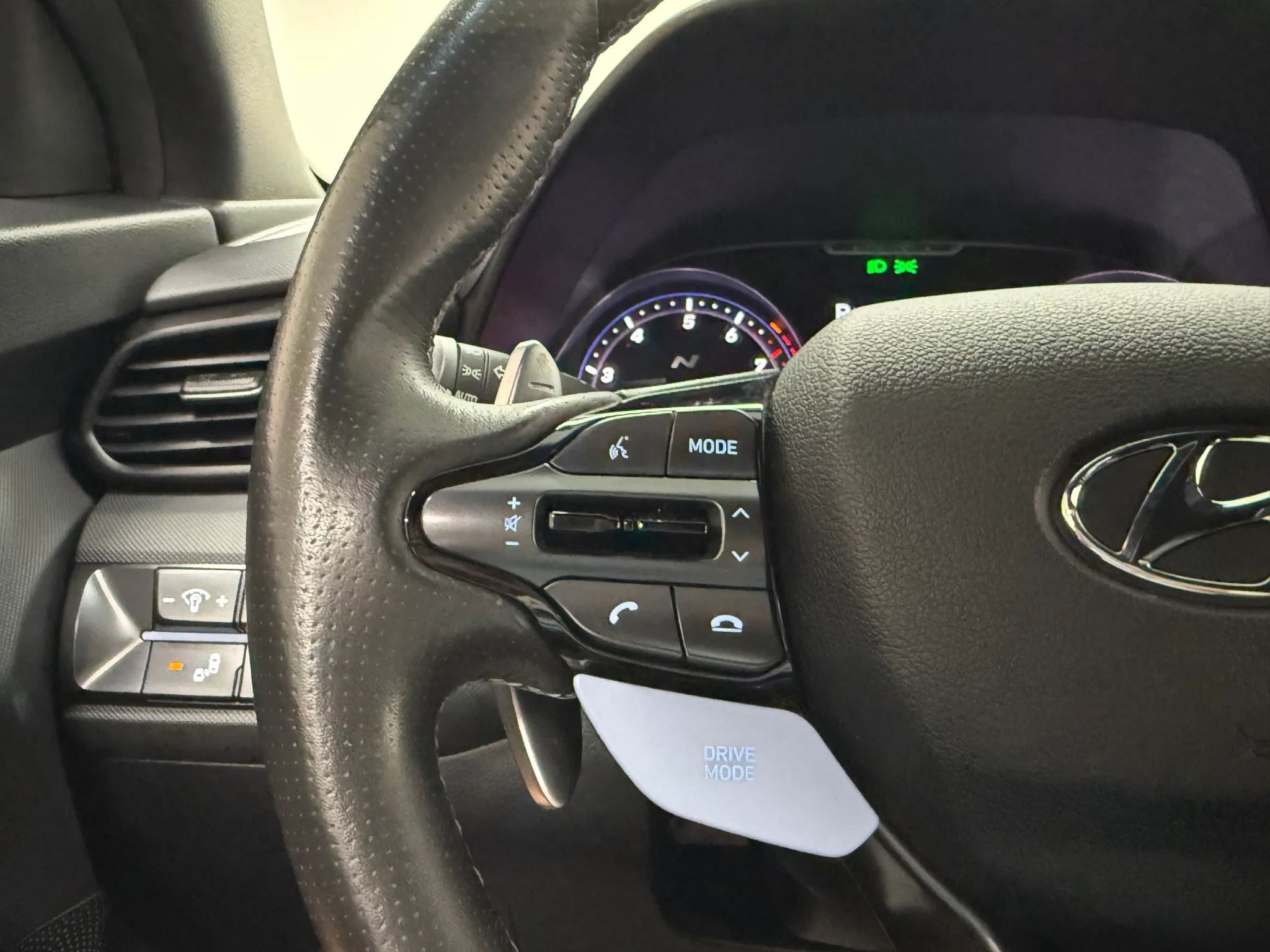 2022 Hyundai Veloster 19