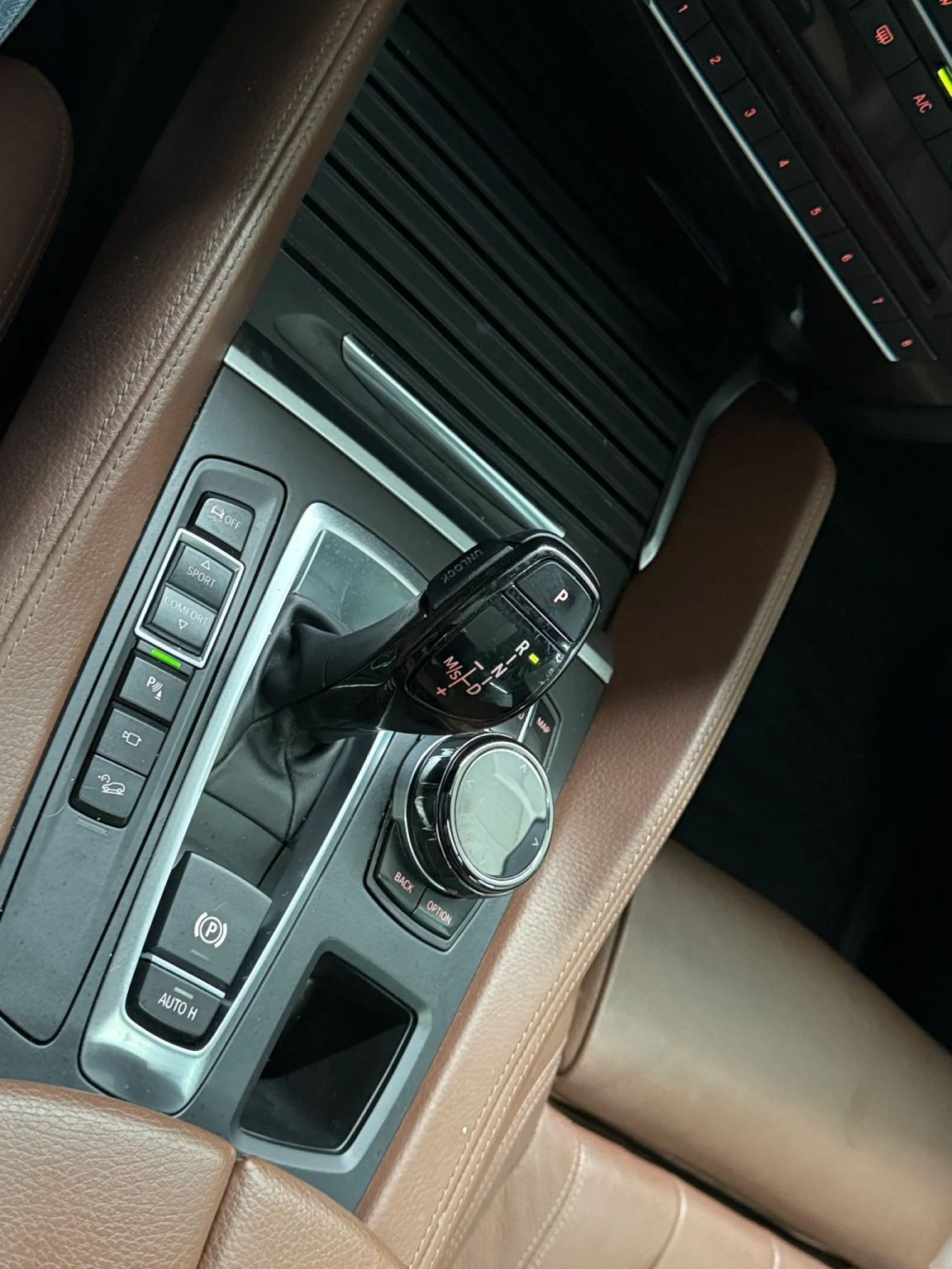 2017 BMW X6 xDrive50i - Photo 32