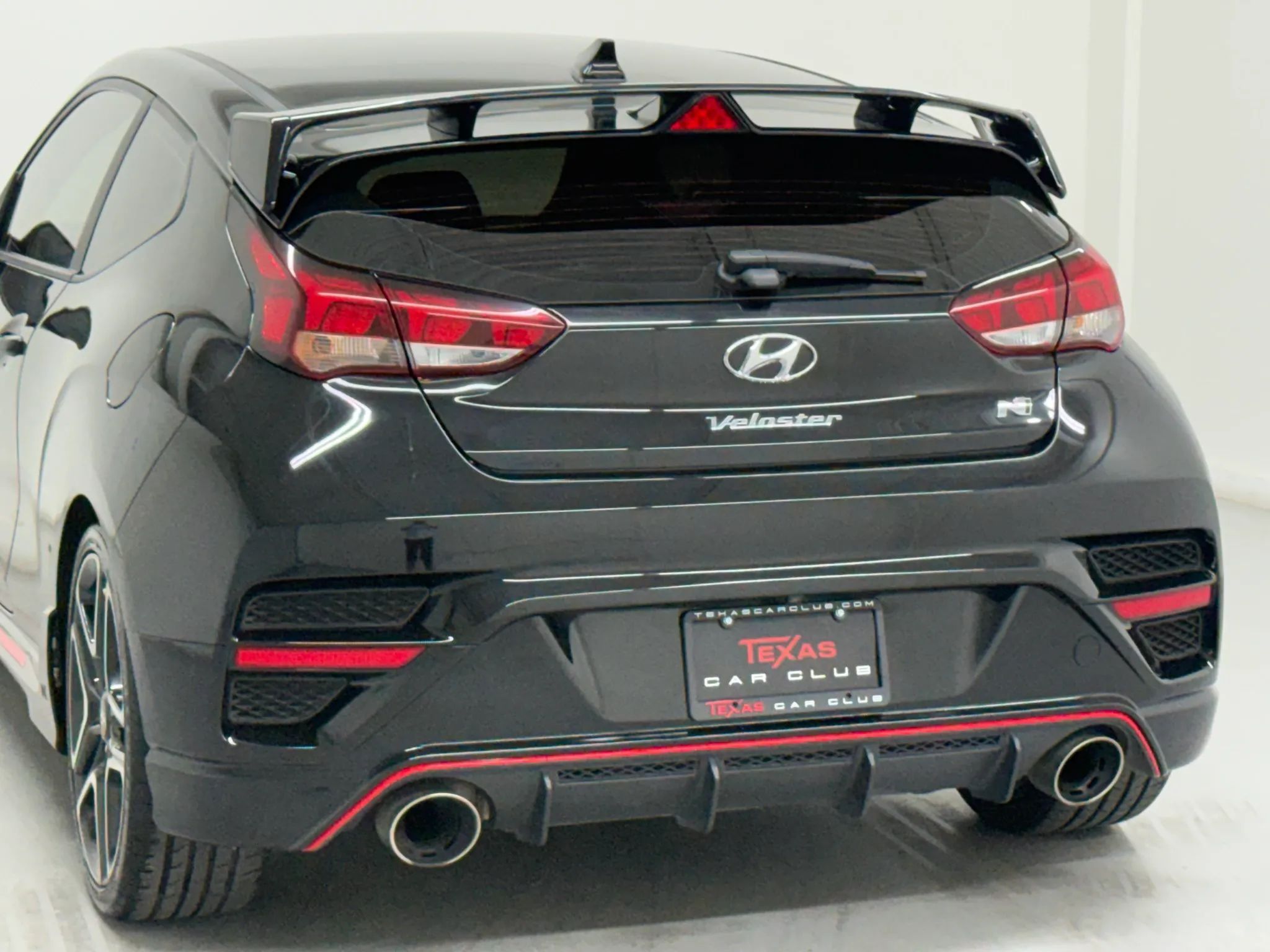 2022 Hyundai Veloster 40