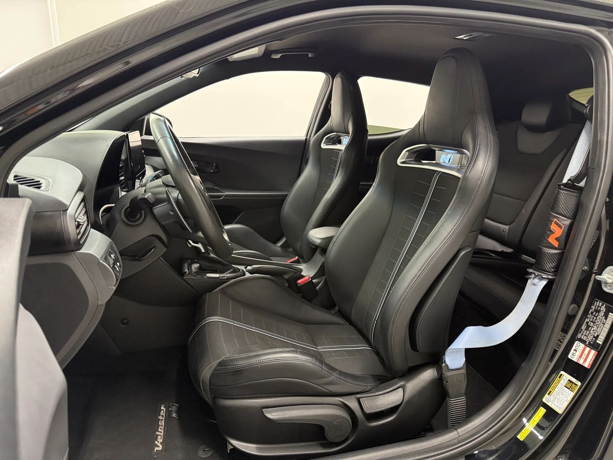 2022 Hyundai Veloster 10
