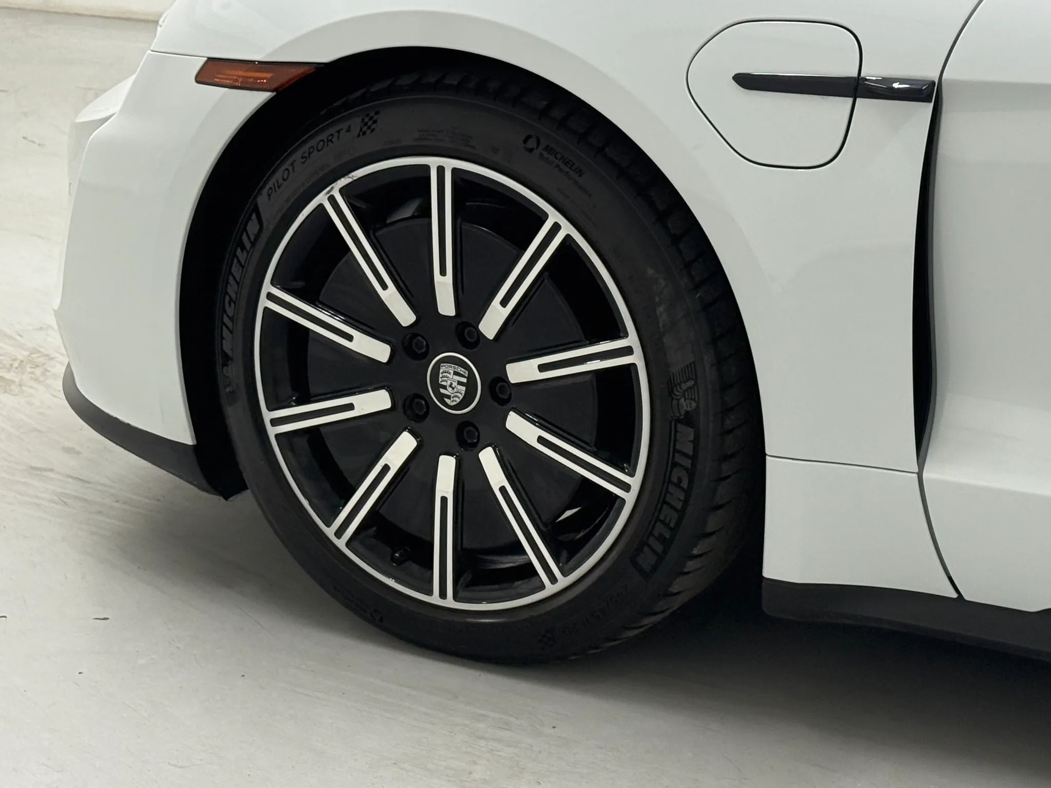 2021 Porsche Taycan 46