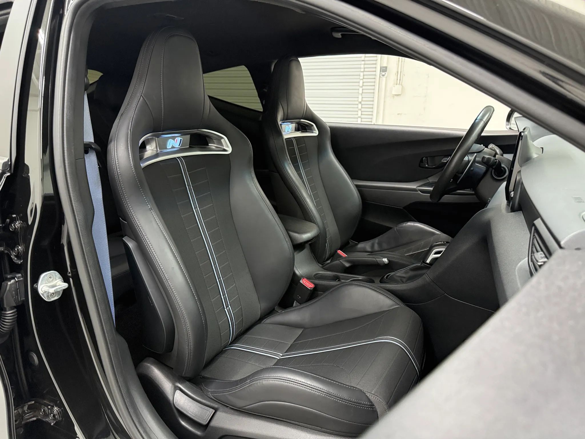 2022 Hyundai Veloster 9