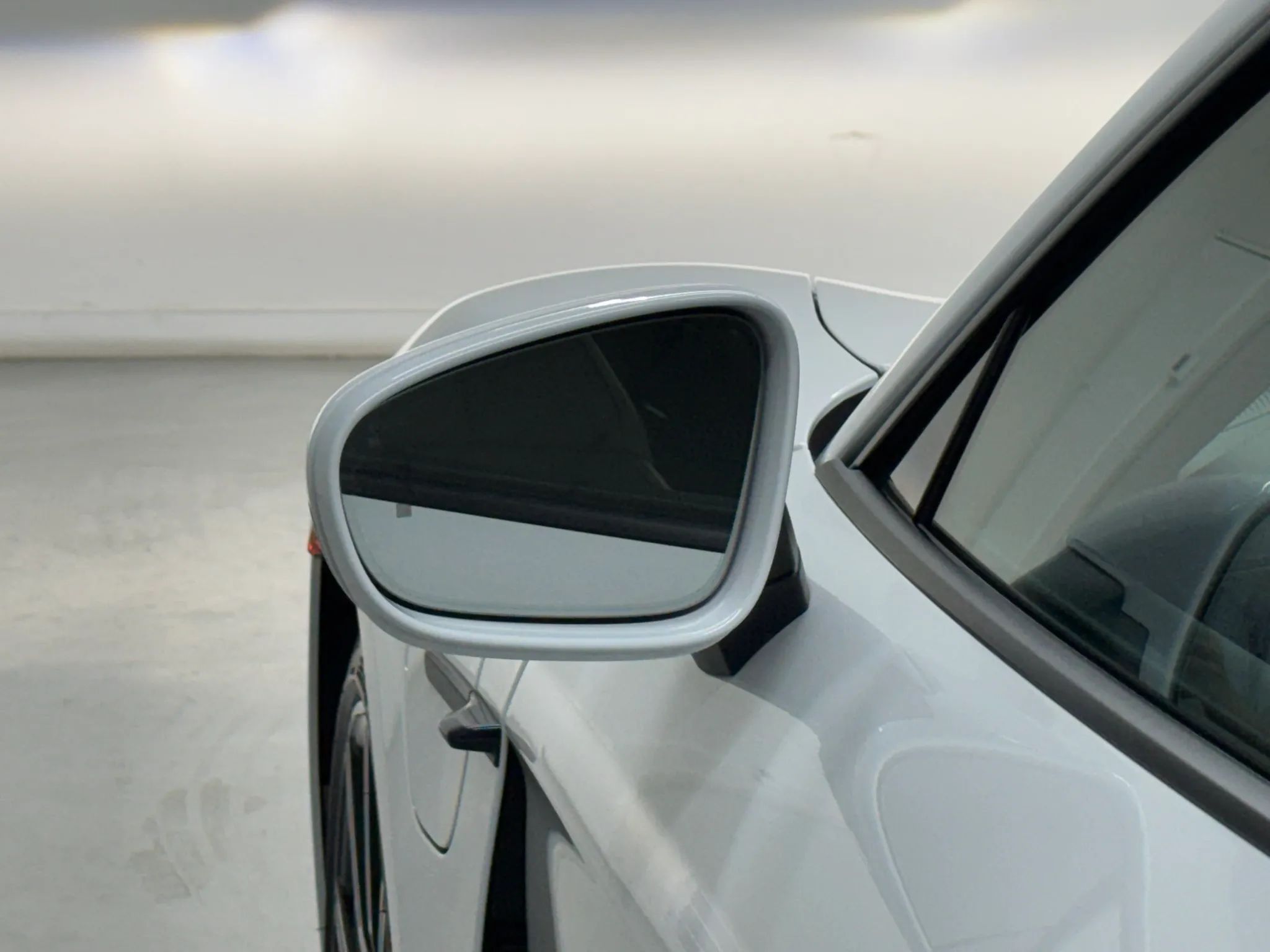 2021 Porsche Taycan 38