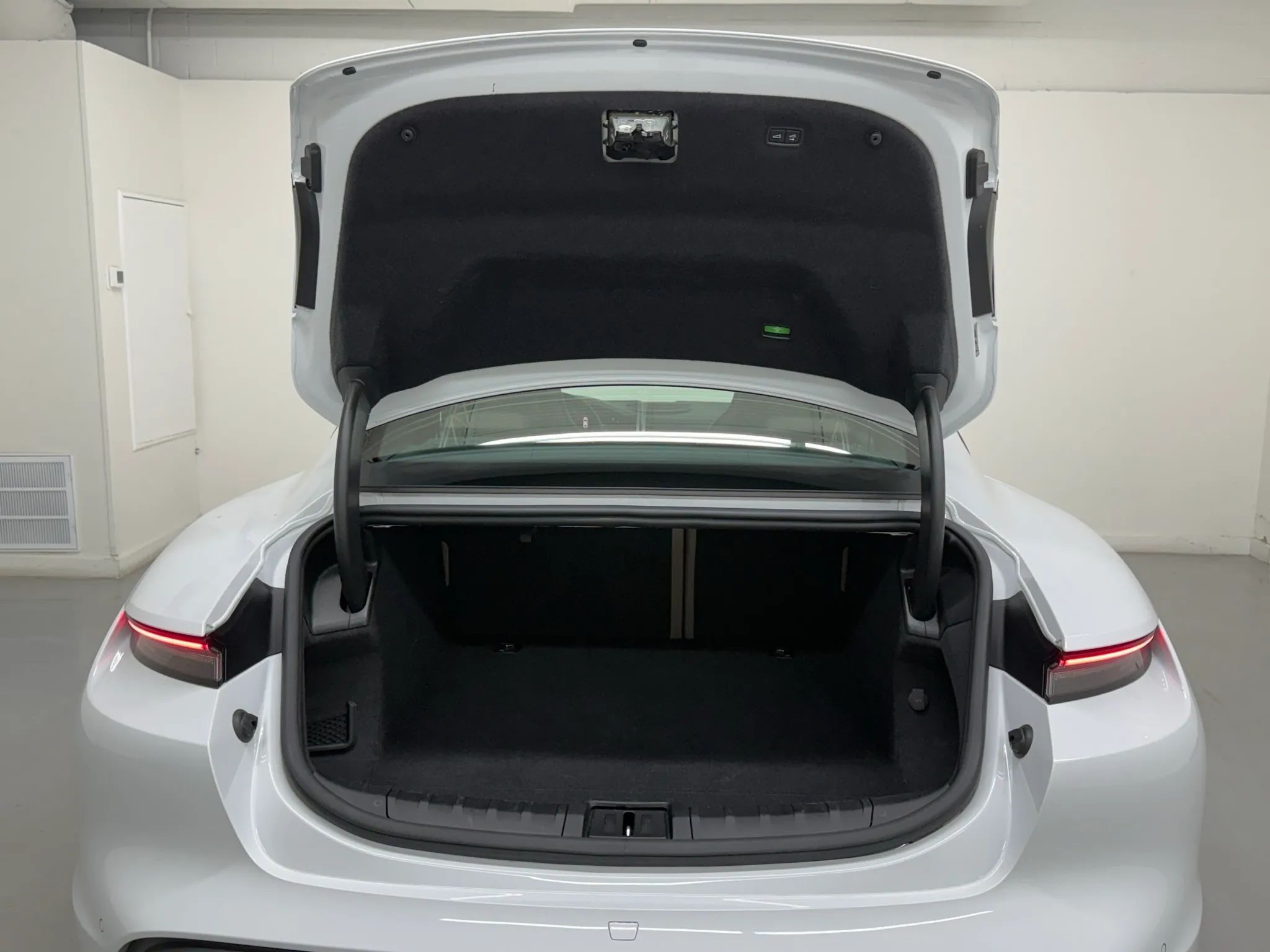 2021 Porsche Taycan 43
