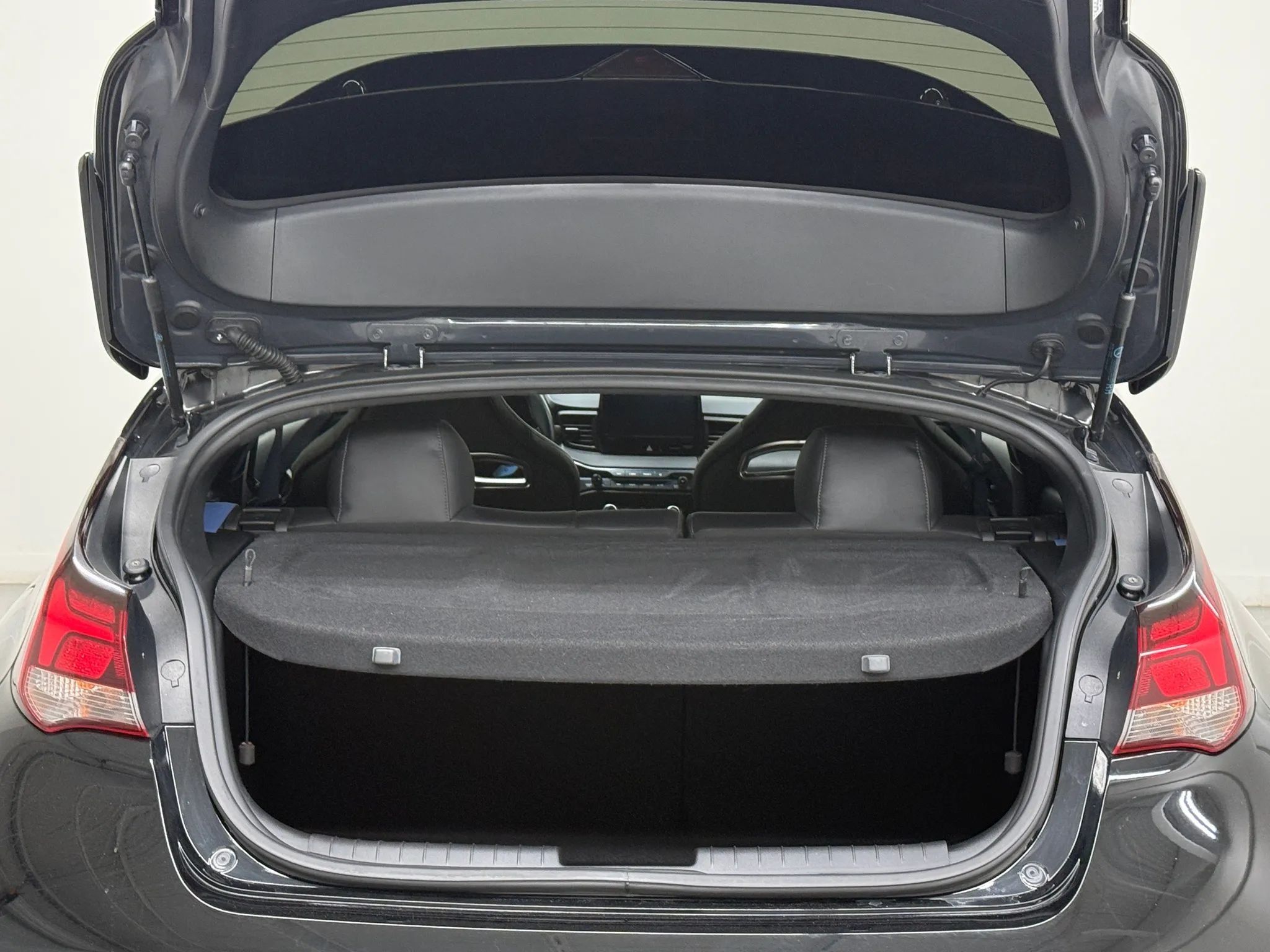 2022 Hyundai Veloster 42
