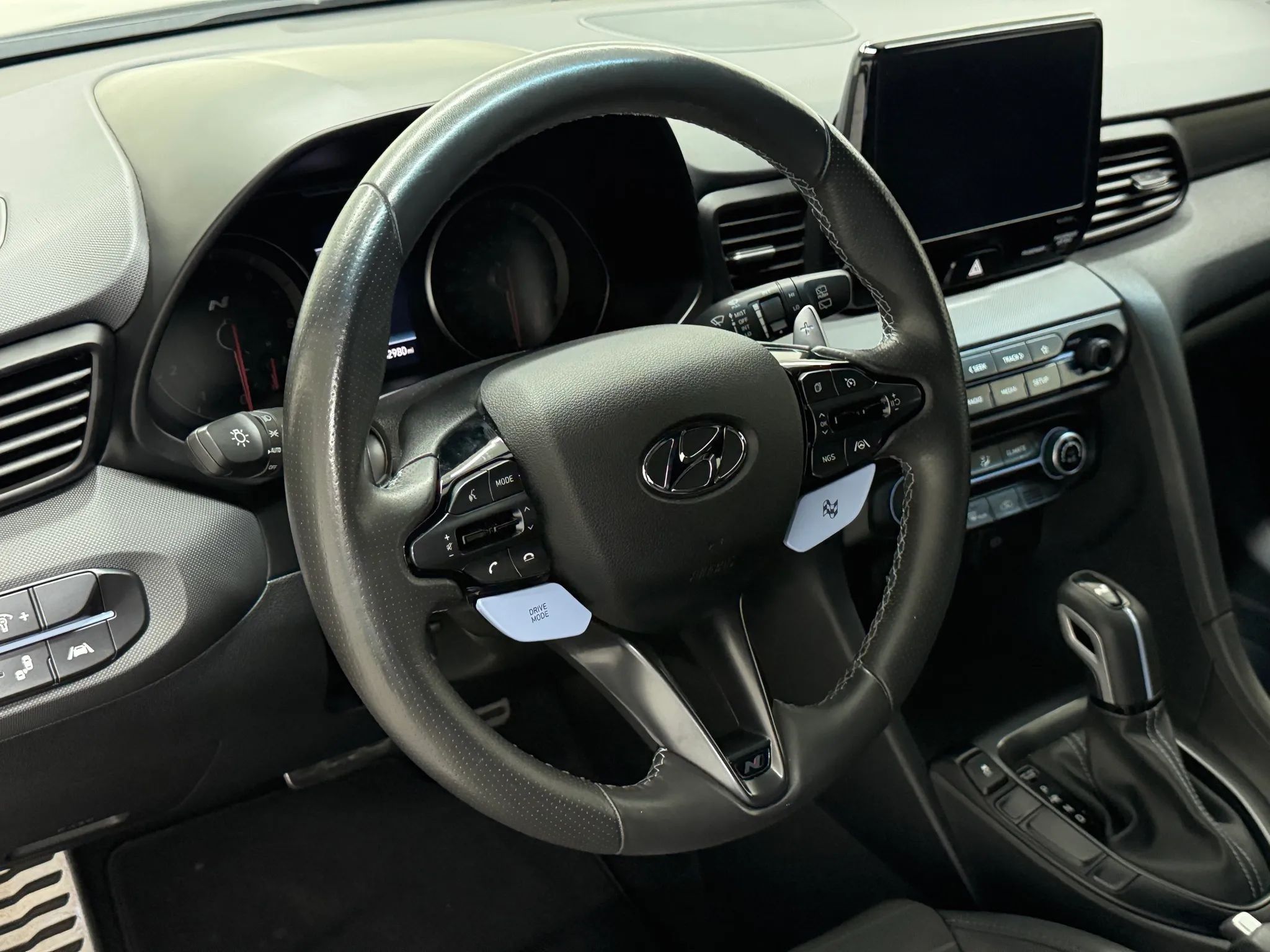 2022 Hyundai Veloster 18