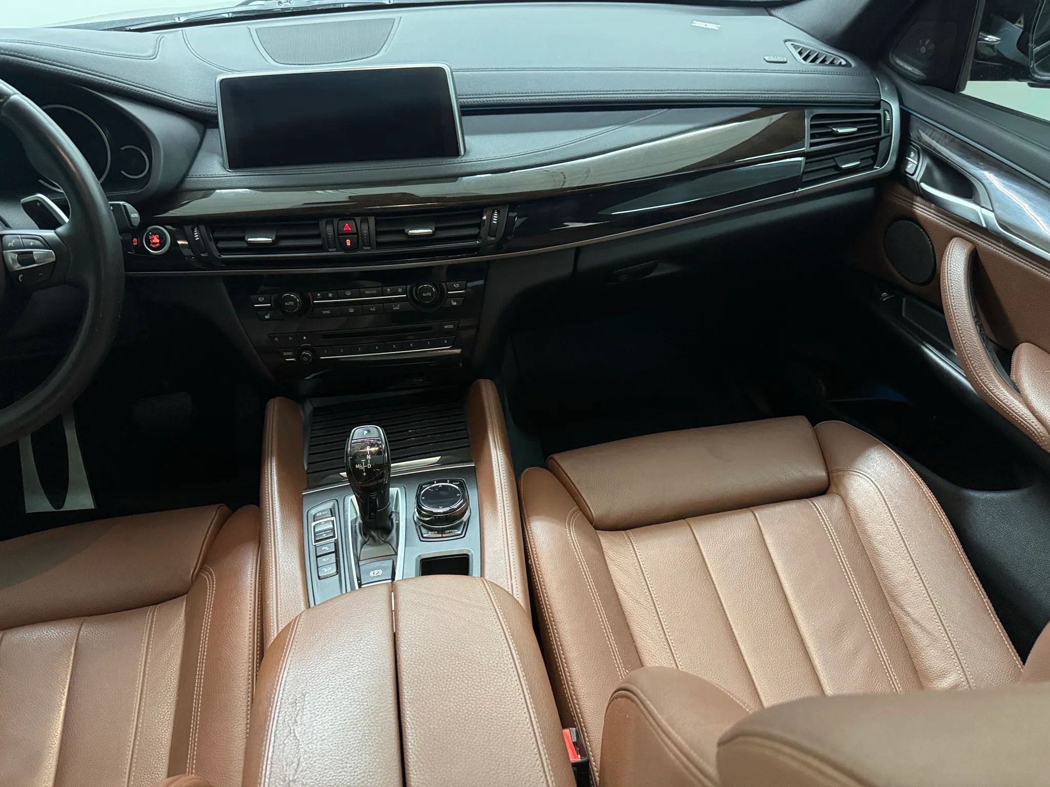 2017 BMW X6 xDrive50i - Photo 9