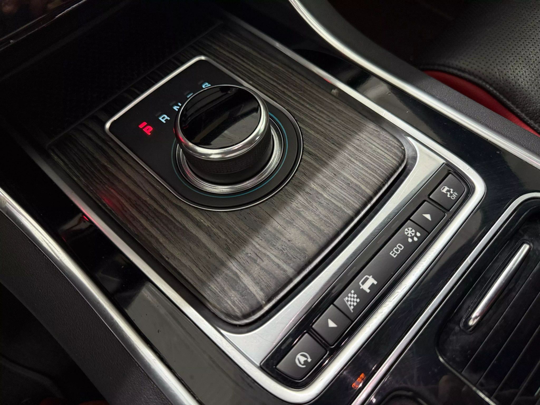 2018 Jaguar XF S - Photo 12