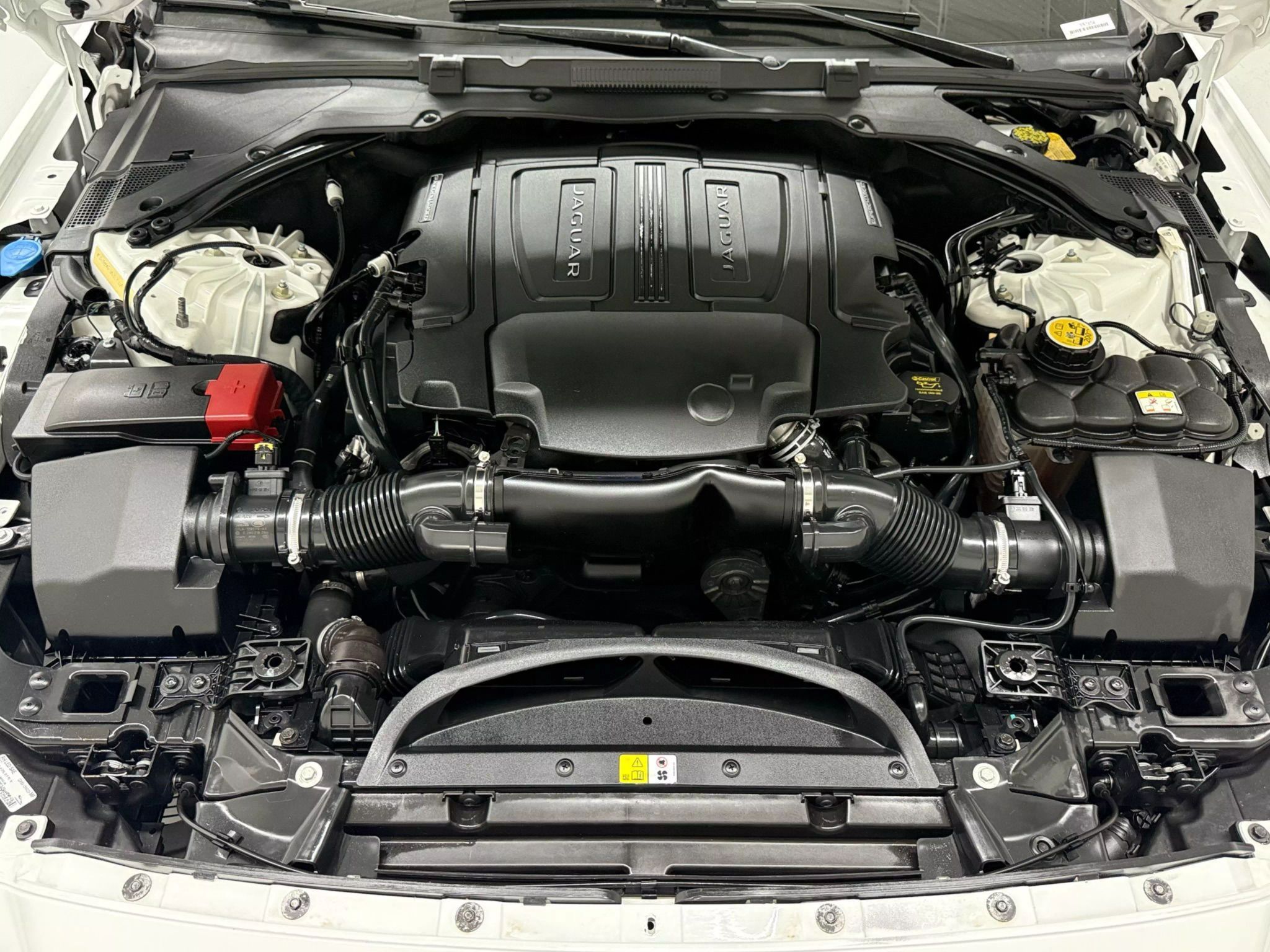 2018 Jaguar XF S - Photo 30