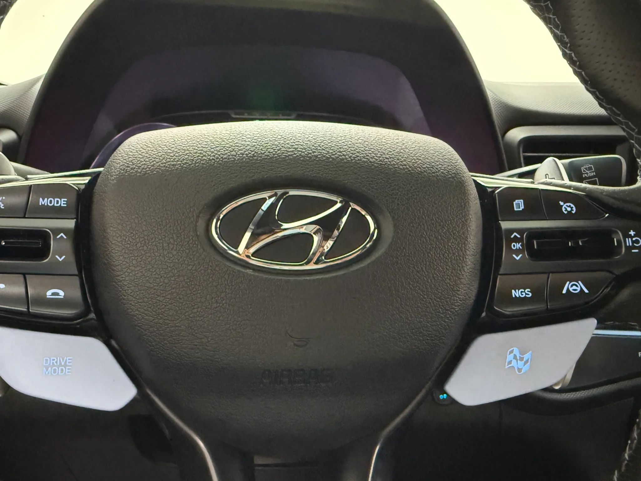2022 Hyundai Veloster 20
