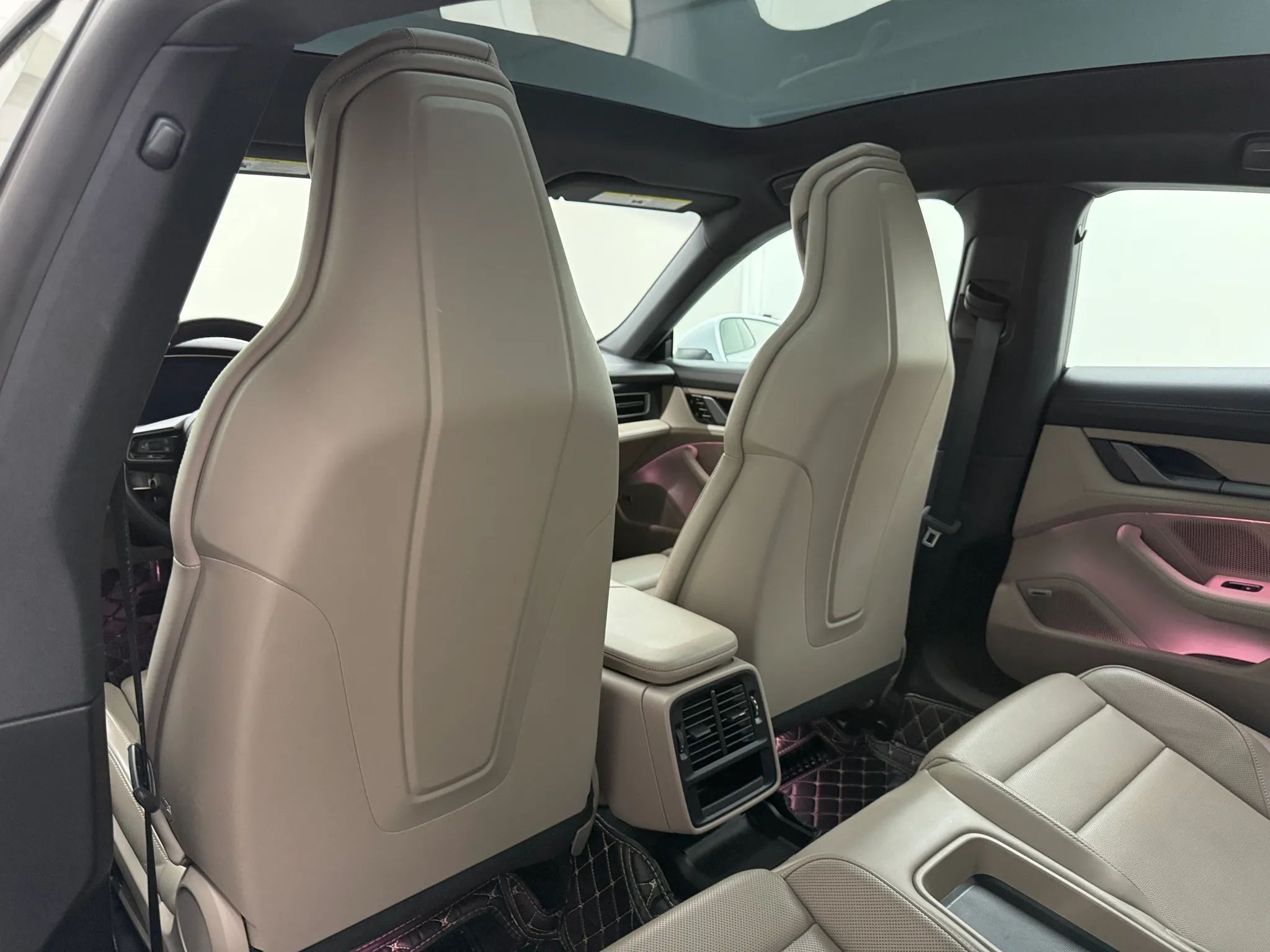 2021 Porsche Taycan 16