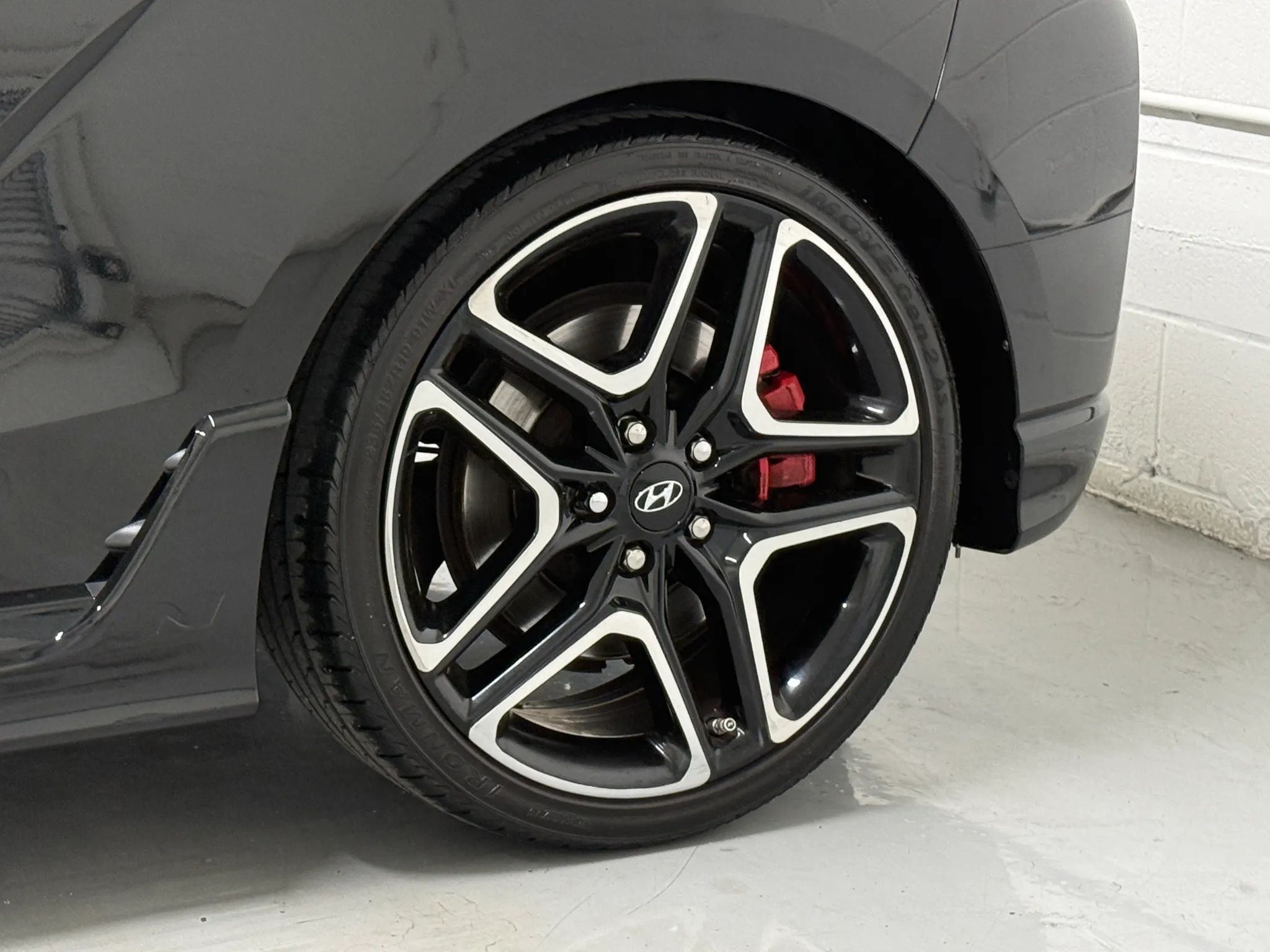2022 Hyundai Veloster 30
