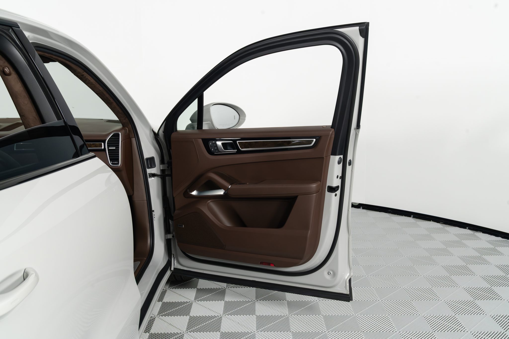 2022 Porsche Cayenne Turbo - Photo 30