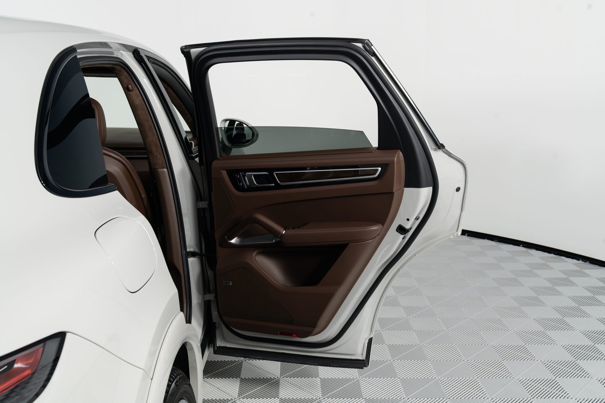 2022 Porsche Cayenne Turbo - Photo 35
