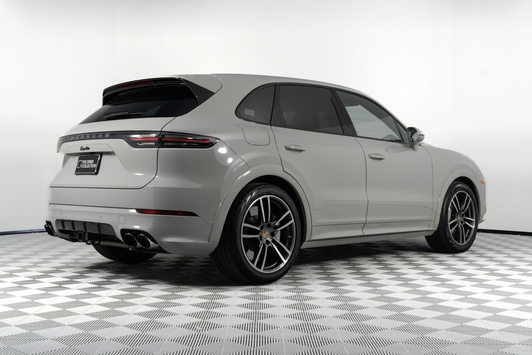 2022 Porsche Cayenne Turbo - Photo 8
