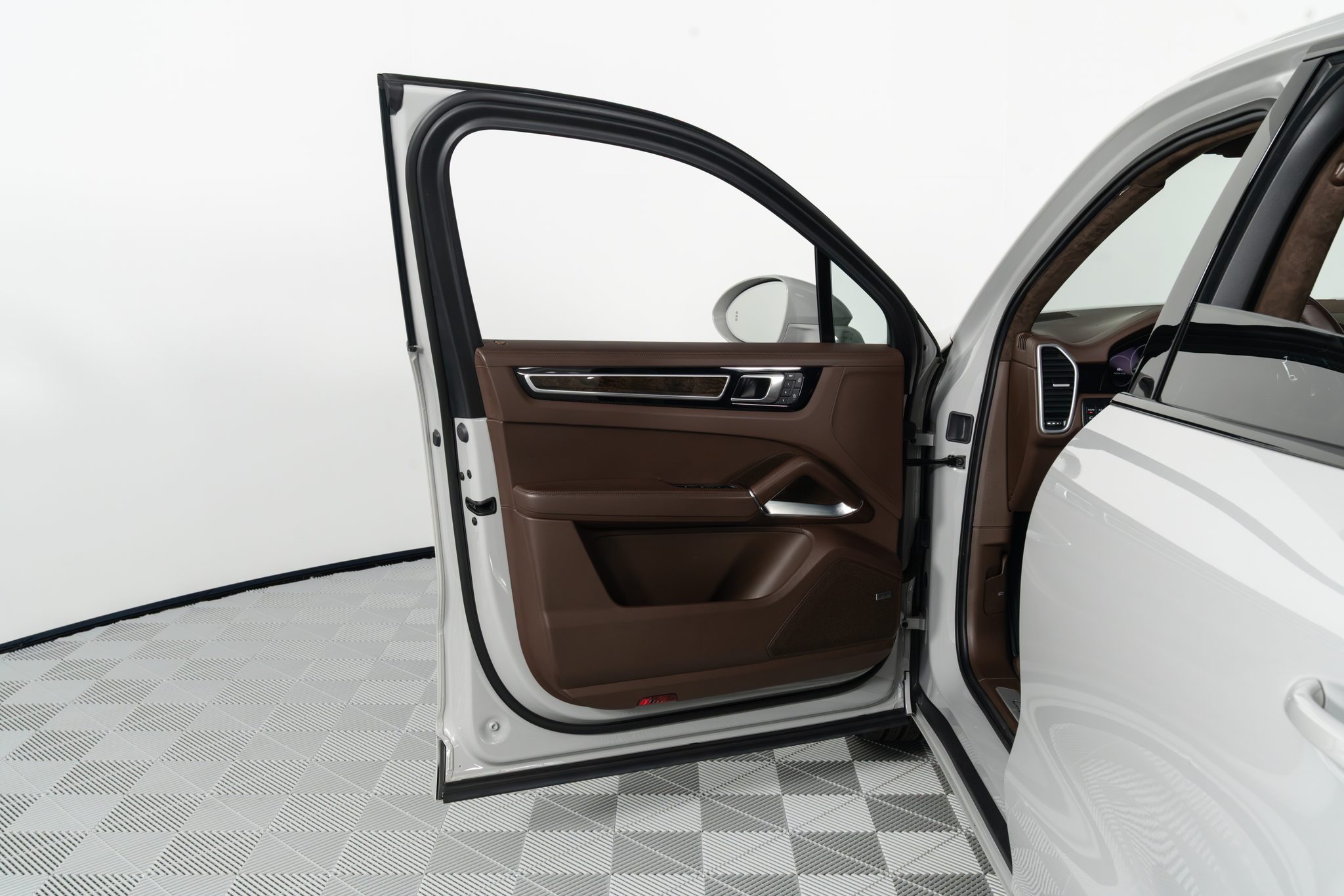 2022 Porsche Cayenne Turbo - Photo 27