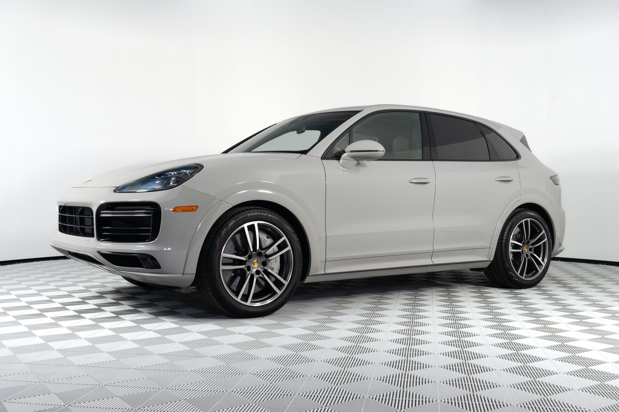 2022 Porsche Cayenne Turbo - Photo 7