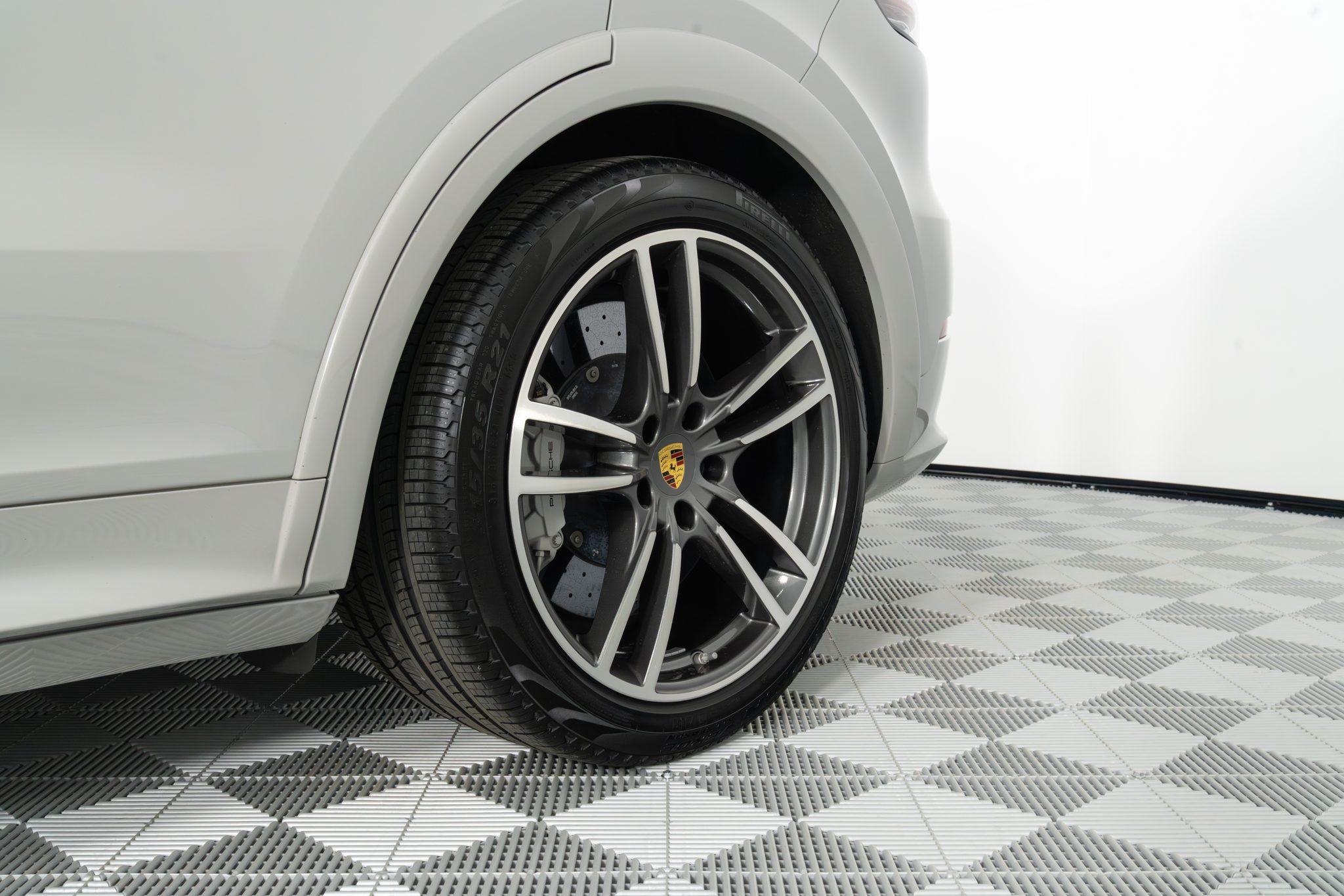 2022 Porsche Cayenne Turbo - Photo 19