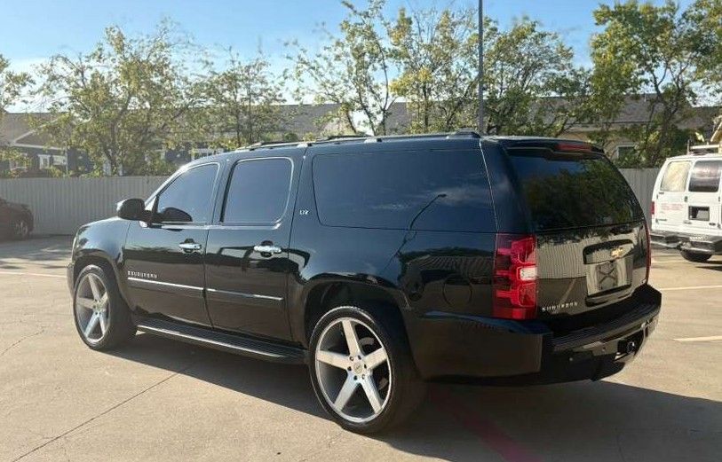 Chevrolet Suburban 1500
