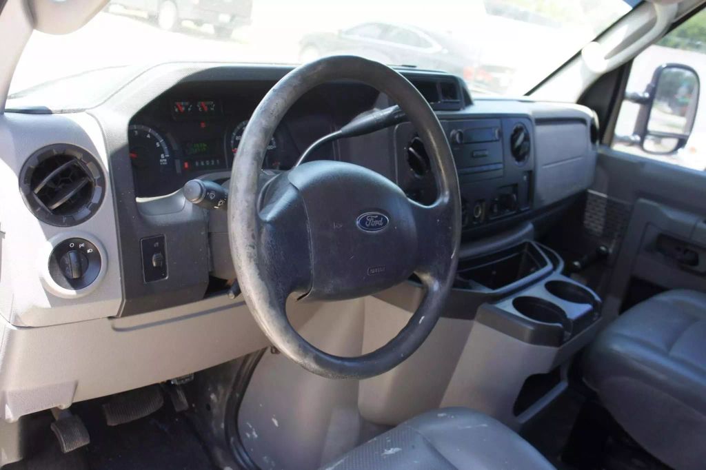 Ford E-250