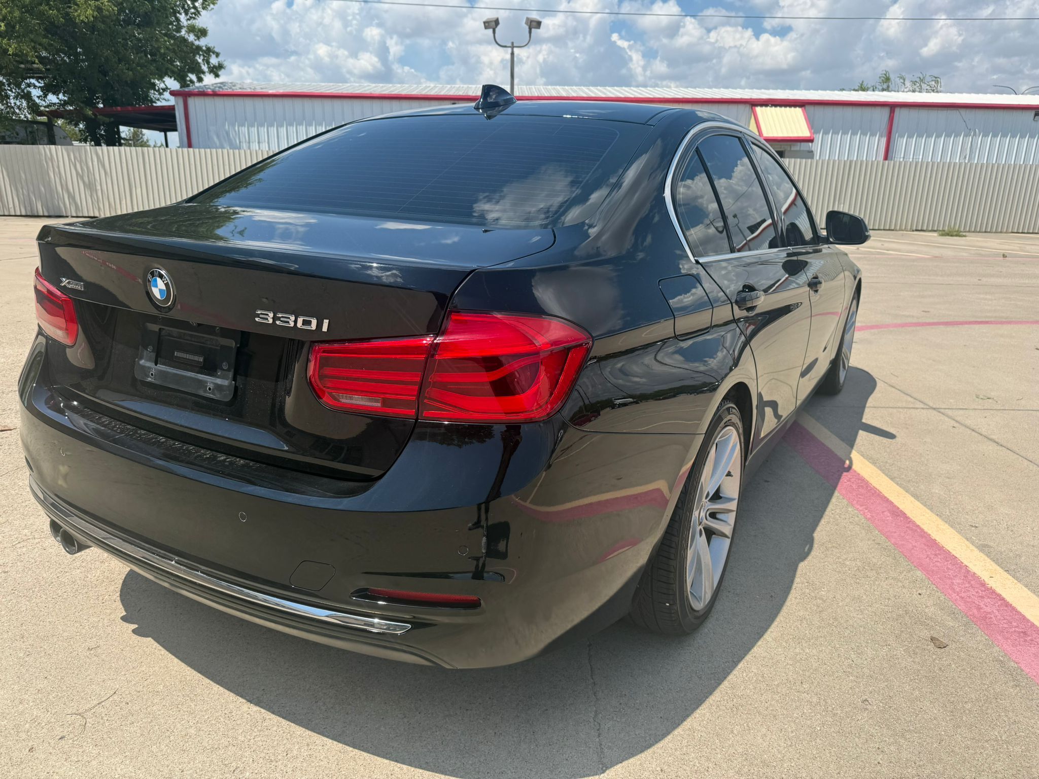 BMW 330i