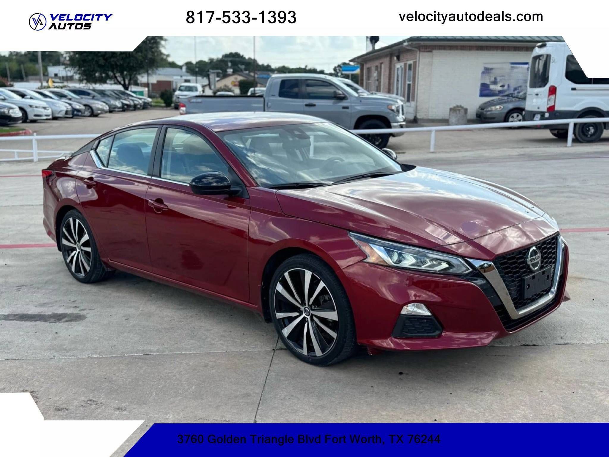 2022 Nissan Altima SR's photo